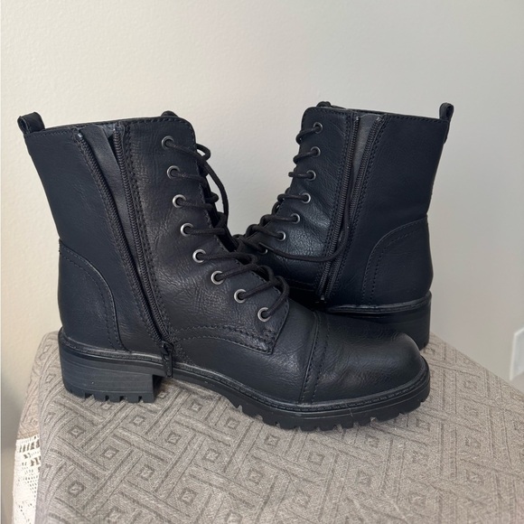 Universal fabulous Thread Women’s Combat Boots, size 8,5 - Picture 6 of 8